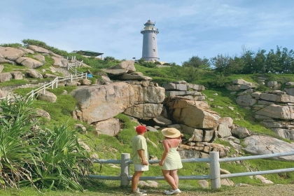 TOUR – PHÚ YÊN - THÁP NGHINH PHONG – MŨI ĐIỆN 1 NGÀY